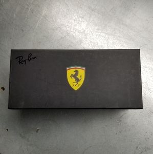 Ray Ban Ferrari box